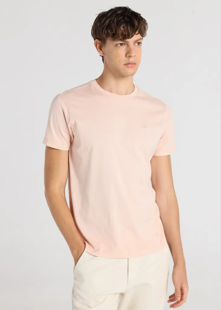 camiseta-basica-manga-corta-con-el-logo-bordado-en-el-pecho-winston-riley-rosa.webp