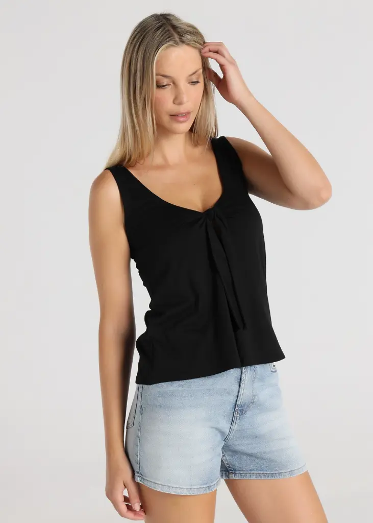 top-tirantes-lazada-escote-sara-zuma.webp