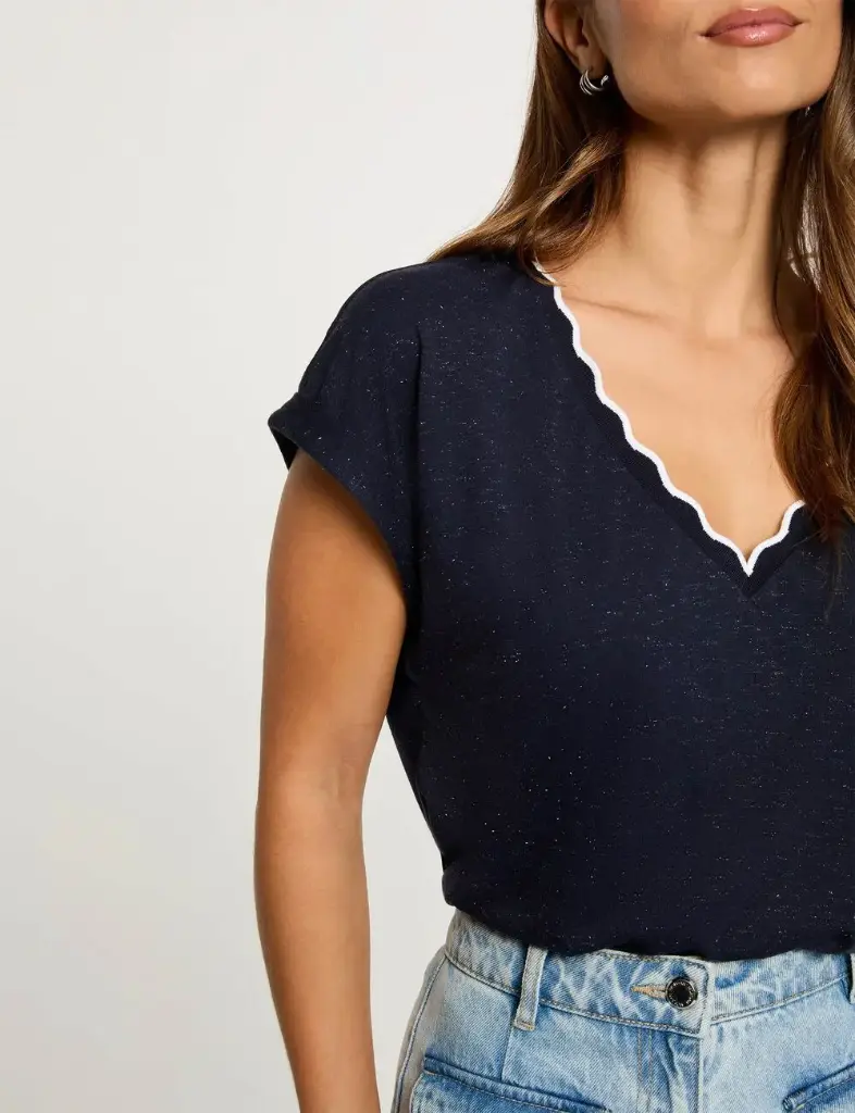 t-shirt-col-v-manches-courtes-bleu-marine-femme-vue4-32536311047210987.webp