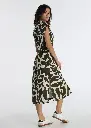 vestido-largo-camisero-con-estampado-animal-print (2).webp