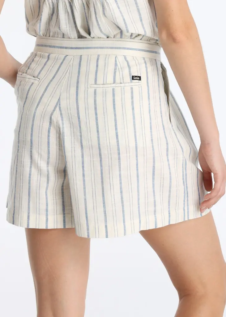 short-estampado-con-franjas-y-detalle-de-pinzas (1).webp