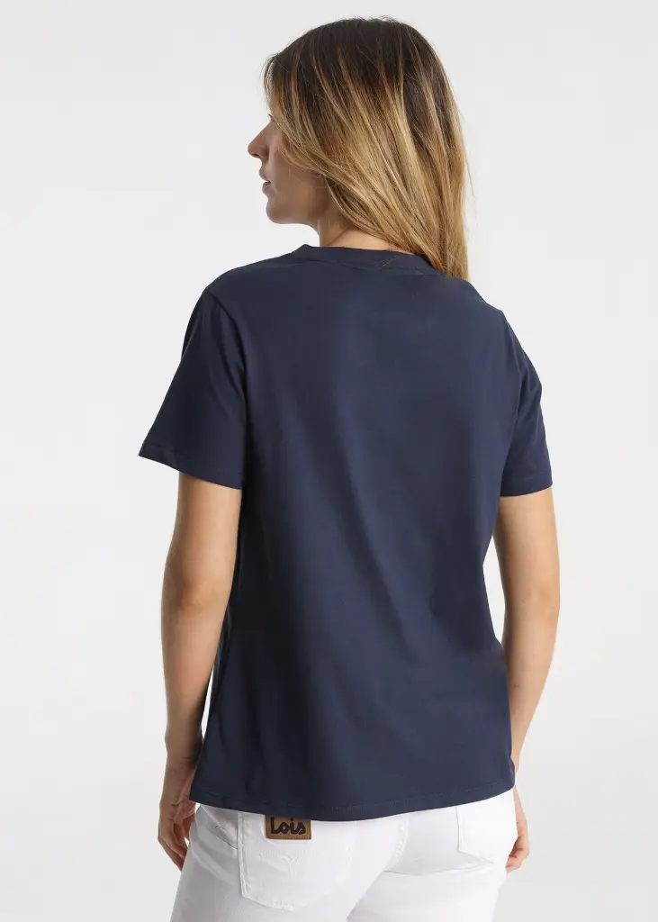 camiseta-azul-con-bordado-especial-y-detalle-de-tull (1).webp