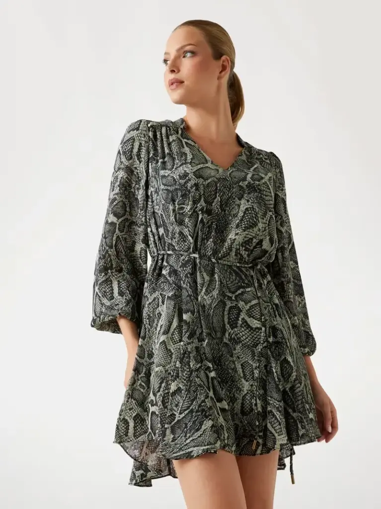 Vestido fluido con volante (XS)